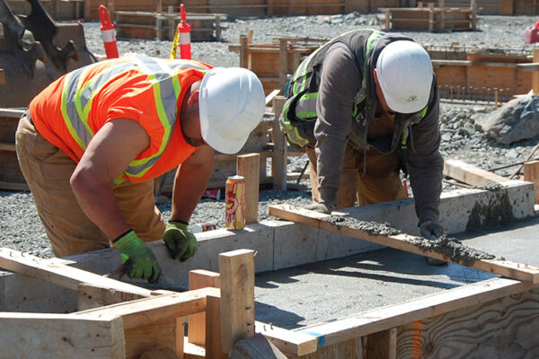 Banyan-employees-working-on-formwork-at-McCallum-Road-Light-Industrial